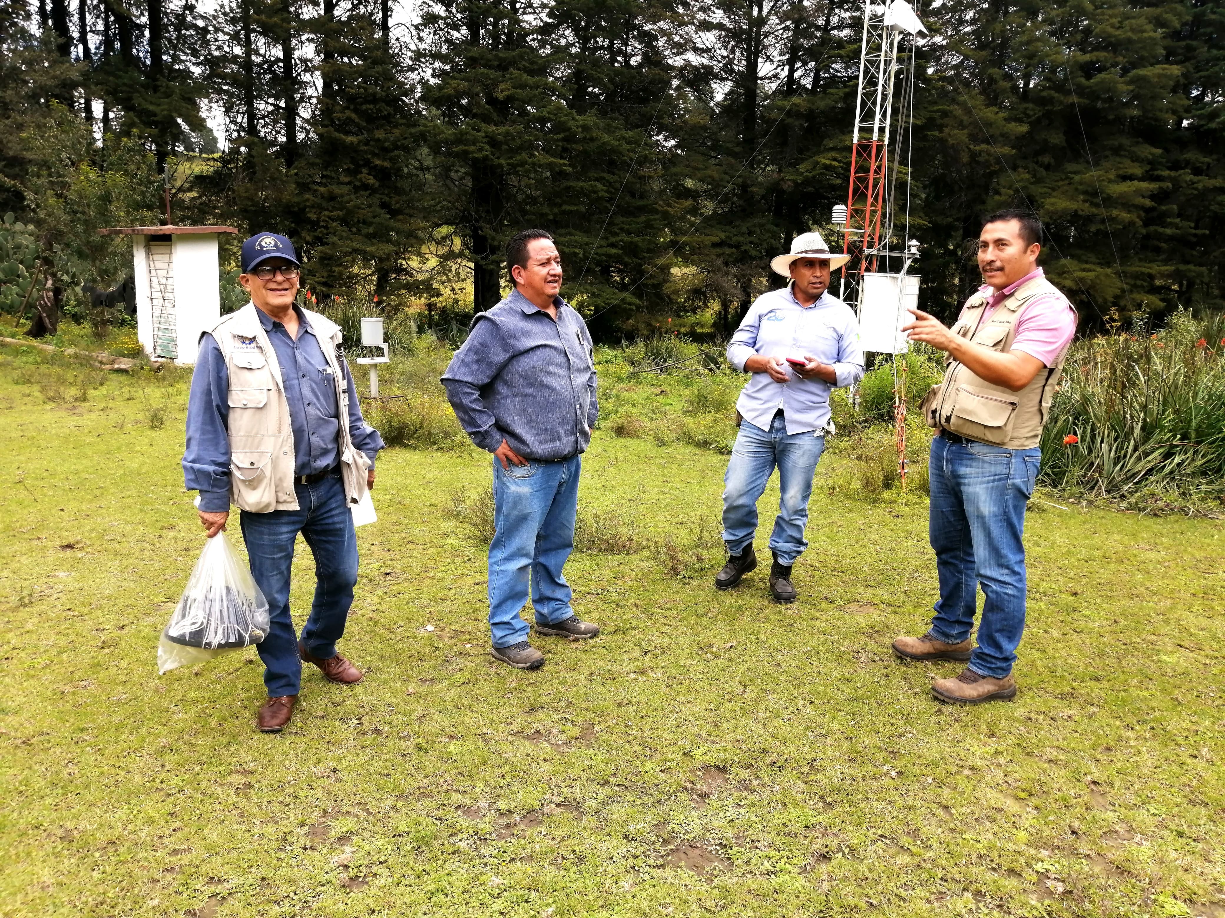 Integrantes del Comité durante una actividad en campo